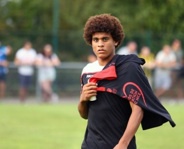 Fransa klubunun futbolçusu oğurluq etməkdə şübhəli bilinir