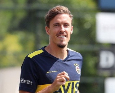 Türkiyə himnini oxuyan futbolçu feyr-pleyə namizəd göstərildi