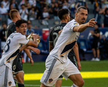 İbrahimoviçdən daha gözəl bir qol - VİDEO