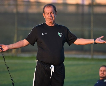 Super Liqa klubu baş məşqçisini qovdu