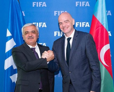 Rövnəq Abdullayev FİFA-nın prezidenti ilə görüşdü