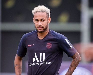 PSJ Neymar'la yeni müqaviləyə hazırlaşır