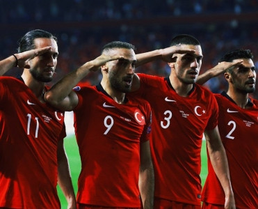 İngiltərə uduzdu, Türkiyə və Fransadan qələbə