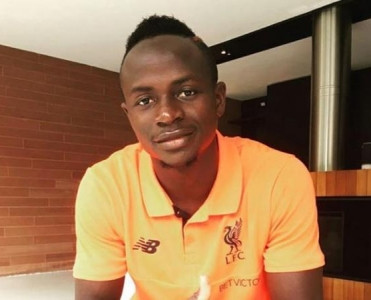 10 Ferrari, 2 təyyarə nəyimə lazımdır? - Mane