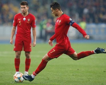 Rekord axtarmıram, o özü gəlib məni tapır - Ronaldo