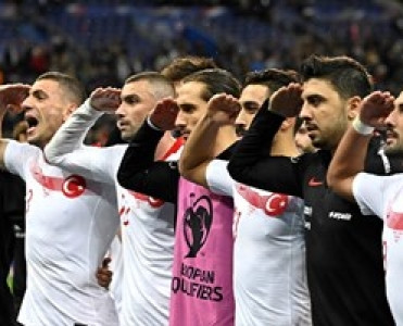 UEFA Türkiyə milli komandasına qarşı intizam işi açdı
