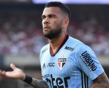 "Paris irqçilərlə doludur" - Dani Alveş