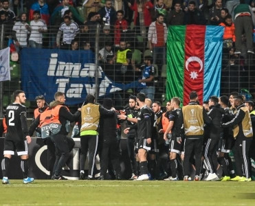 UEFA "Qarabağ"ın oyunlarında baş verənlərlə bağlı qərarları təxirə salıb