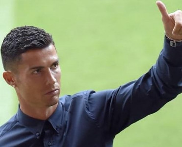 Ronaldoya ABŞ-dan 100 milyonluq təklif