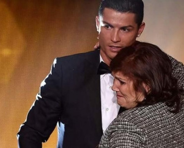 Ronaldonun anasından sensasiyalı açıqlama