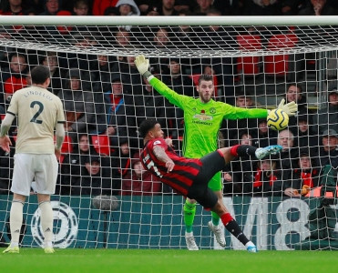 Mançester Siti, Liverpul və Çelsi'dən qələbə, Mançester Yunayted uduzdu