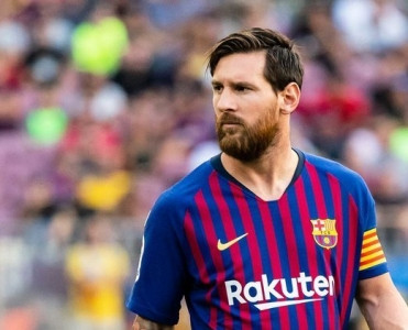 Messi yeni müqaviləyə tələsmir