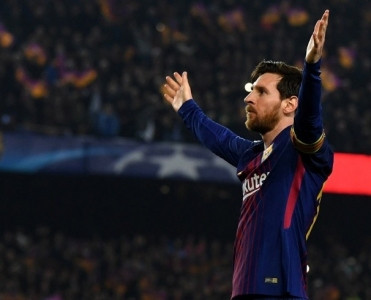 Karyeramda yalnız bir dəfə futbolçudan forma istəmişəm - Messi