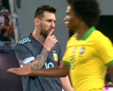 Messi dedi ki, səsini kəs - Tite + VİDEO