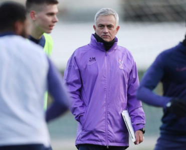 Mənə yeni futbolçu lazım deyil - Mourinyo