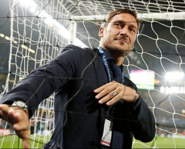 Roma qayıtmağımı istəsə, imtina edəcəyəm - Totti