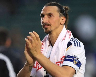 İbrahimoviçin Tottenhem'ə keçməsinin mənası yoxdur - Mourinyo