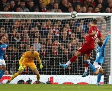 Liverpul Napoli'ylə heç-heçə etdi - Video