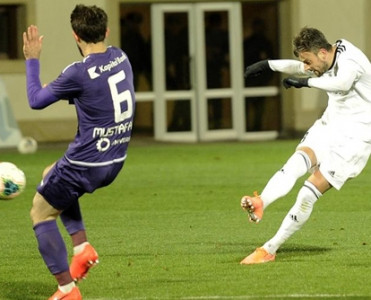 Miçel 100-ə çatdı