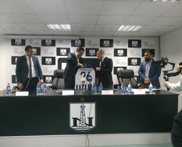 Neftçi'nin rənglərinə aşiqik - Muhterem Ermez