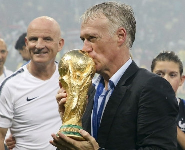 Deşam'a yeni müqavilə