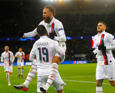 Neymar Barselona'nı yenidən məhkəməyə verdi