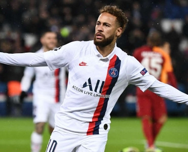 Bir nömrə olmaq üçün oynamıram - Neymar