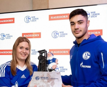 Türkiyəli futbolçu ayın ən yaxşısı seçildi