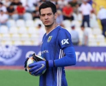 Emil ən yaxşı qapıçılar sırasında