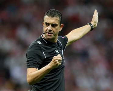 Tanınmış futbol referisi karyerasını başa vurub