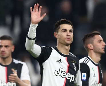 Yuventus'dan Ronaldo'ya yeni müqavilə