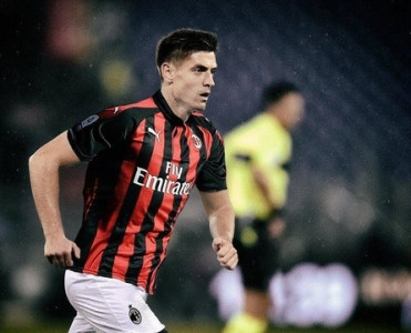 Roma Milan'ın hücumçusunu istəyir