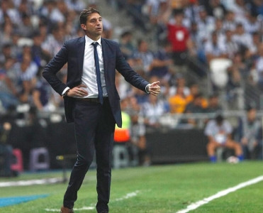 Bekhemin klubunda ilk baş məşqçi