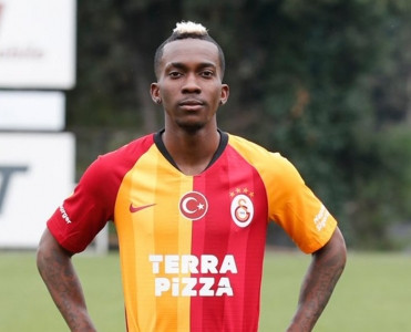 Onyekuru rəsmən Qalatasaray'da