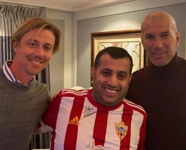 Zidana kəllə, Materatsiyə söz atdı - VİDEO