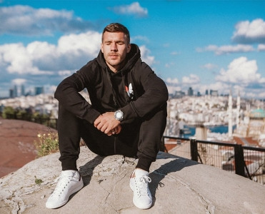 Podolski Meksika klubuna keçir?