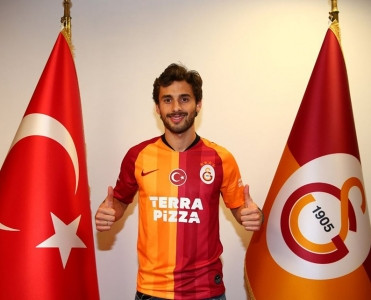 Saraççi rəsmən Qalatasaray'da