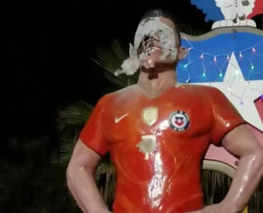 Sançesin heykəlini bu hala saldılar - FOTO