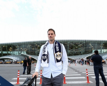 Beqoviç Qarabağ'da qala bilər