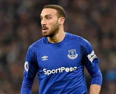 Everton türkiyəli futbolçunu göndərdi