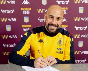 Pepe Reyna Premyer Liqaya qayıtdı