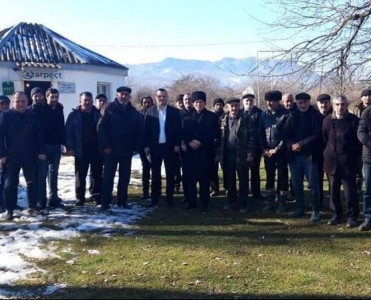 Tanınmış jurnalist seçiciləri ilə görüşlərə başladı - FOTO