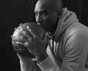 Məşhur basketbolçu helikopter qəzasında öldü