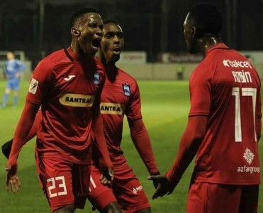 Zirə onunla yollarını ayırdı