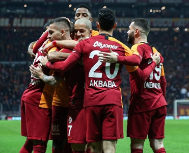 Lider darmadağın oldu, Qalatasaray'dan qələbə