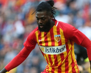 Adebayorun yeni klubu