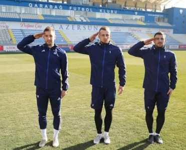 Qarabağ futbolçularından əsgər salamı