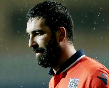 Arda Turan Yaponiya klubuna keçir?