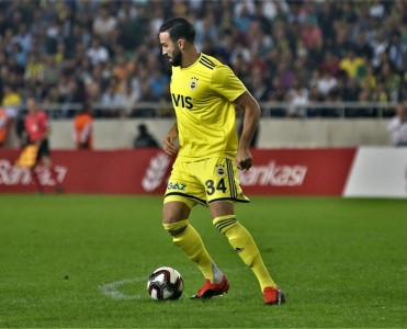 Fənərbaxça onunla yollarını ayırdı