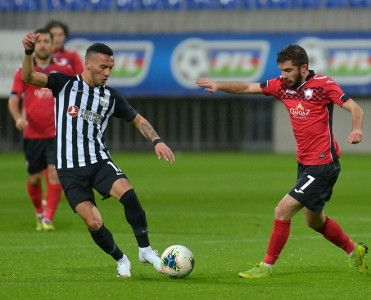 Neftçi Qəbələ'ni,  Keşlə Zirə'ni uddu